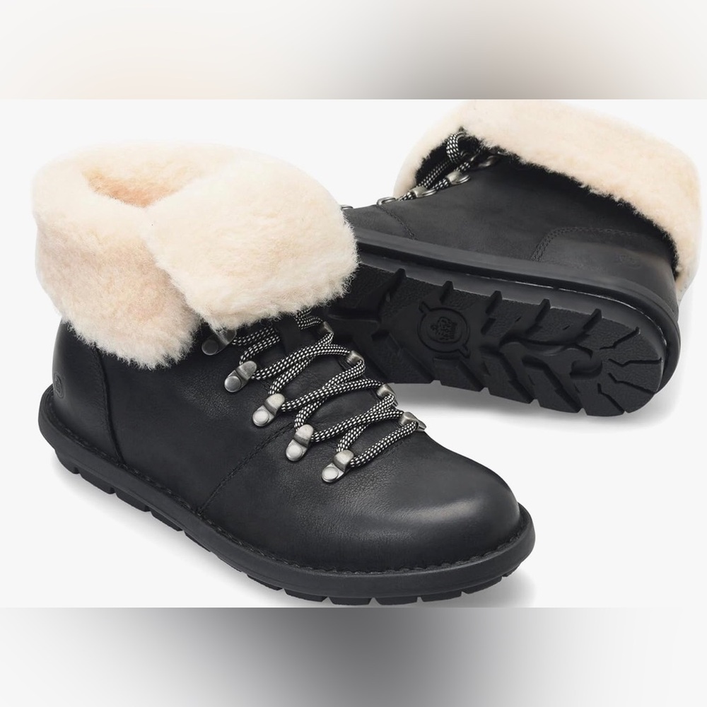 NIB BORN Blaine Shearling Boots in Black